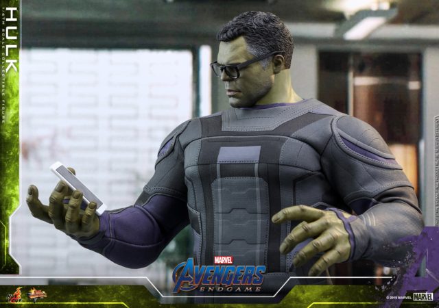 Hot Toys Avengers Endgame Hulk with Glasses on Looking at Tablet