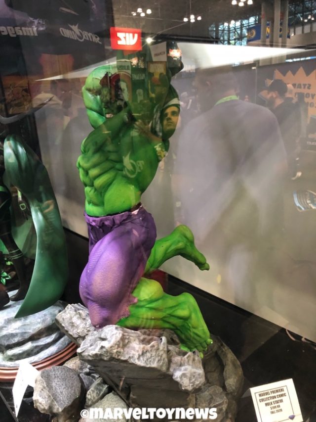 Diamond Select Toys Marvel Premier Collection Hulk Statue