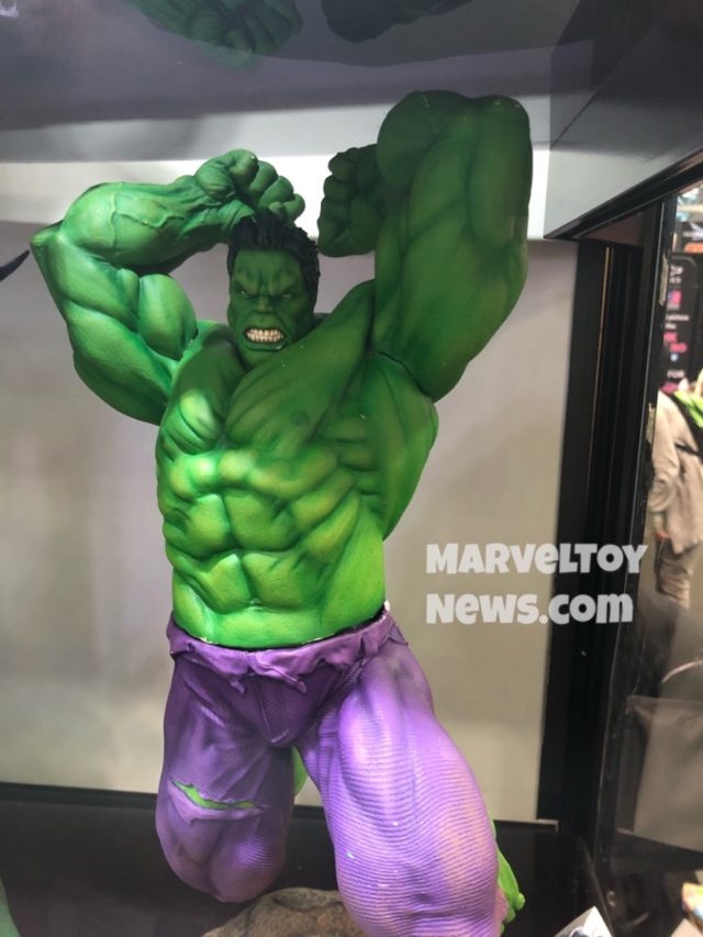 NYCC 2019 Marvel Premier Hulk Statue DST