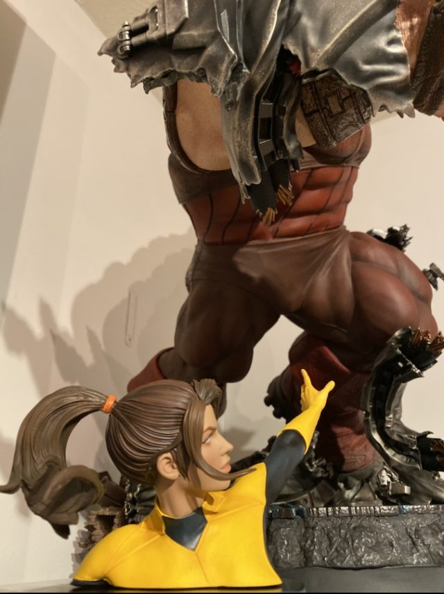 Kitty Pryde Premium Format Figure Reaching for Juggernaut Sideshow EX