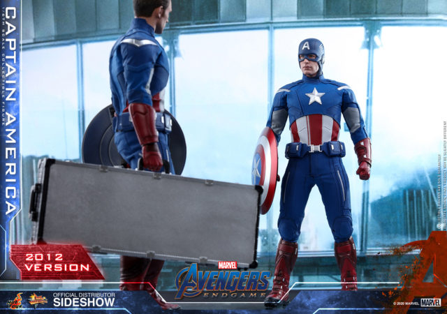  Hot Toys Captain America 2012 Ver Figure with Scepter Carrying Case