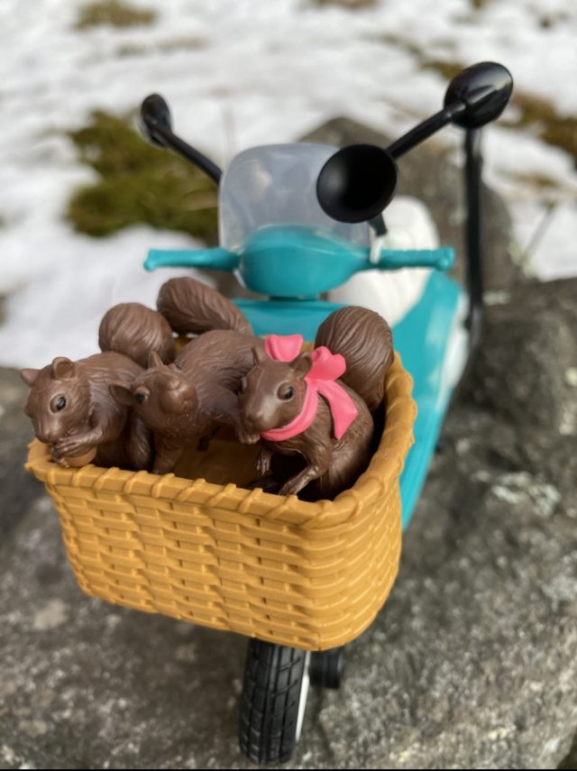 Marvel Legends Squirrel Girl Squirrels in Basket on Scooter Bike