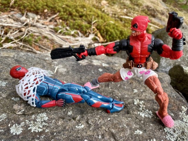 Deadpool Shooting Web-Wrapped Velocity Suit Spider-Man GamerVerse Legends Figure