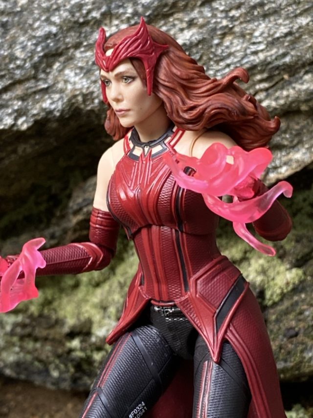 Review Marvel Legends Scarlet Witch WandaVision Figure Close-Up