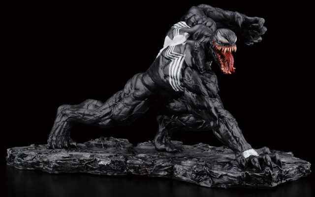 Renewal Edition Venom Kotobukiya ARTFX+ Statue Side View