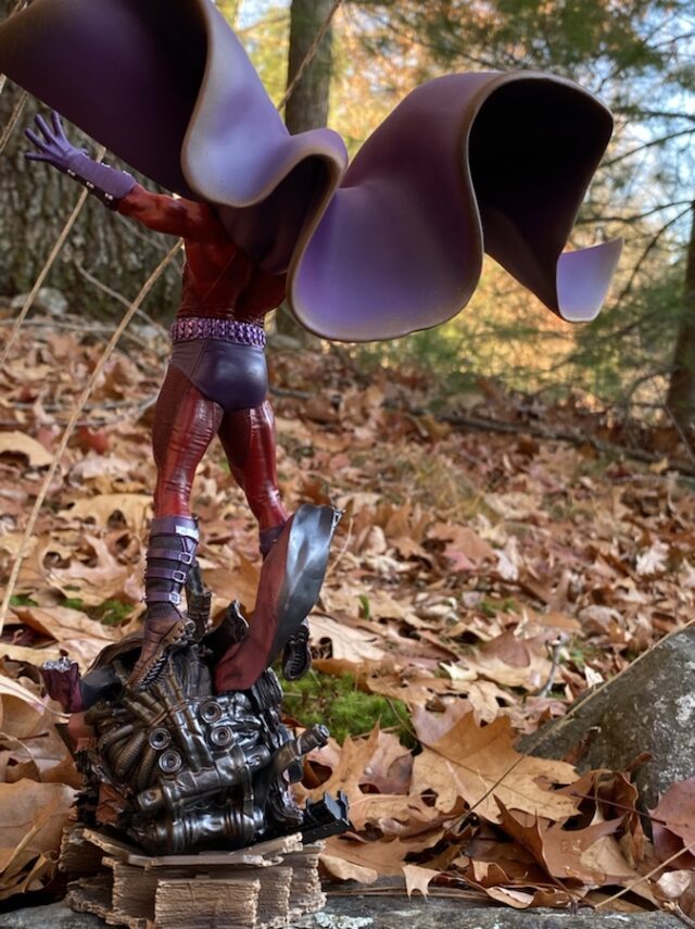 Back of Iron Studios Deluxe Magneto X-Men 1/10 Statue