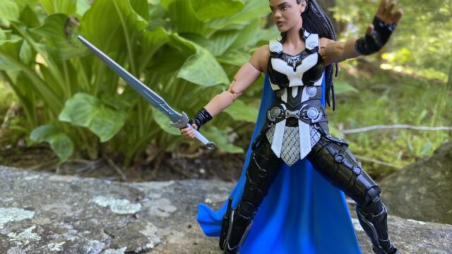 Review Thor Love and Thunder Marvel Legends King Valkyrie