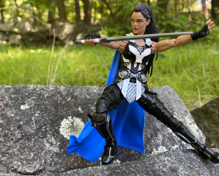 Hasbro Marvel Legends Series Thor: Love and Thunder King Valkyrie  Build-A-Figure 6-in Action Figure