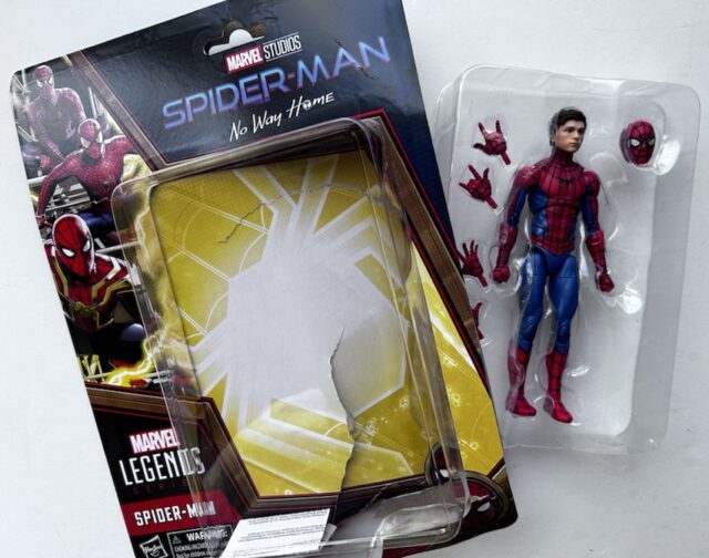 Unboxing Marvel Legends Spider-Man No Way Home Tom Holland End of Movie Costume Figure