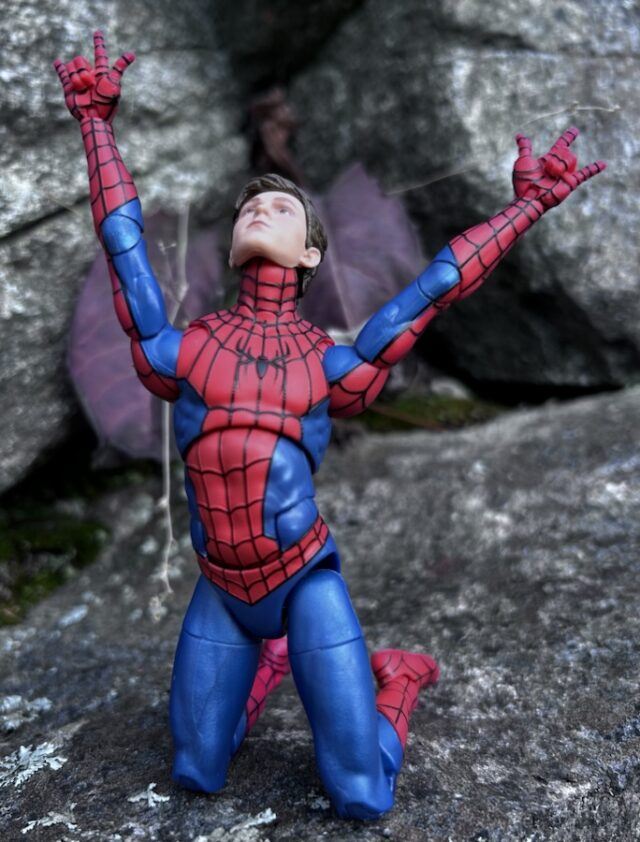 Revisão do brinquedo Hasbro do Homem-Aranha de Tom Holland Marvel Legends 2023