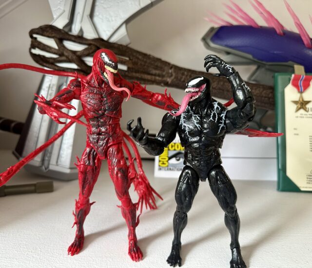 Scale Photo Marvel Legends Venom Movie & Carnage Action Figures