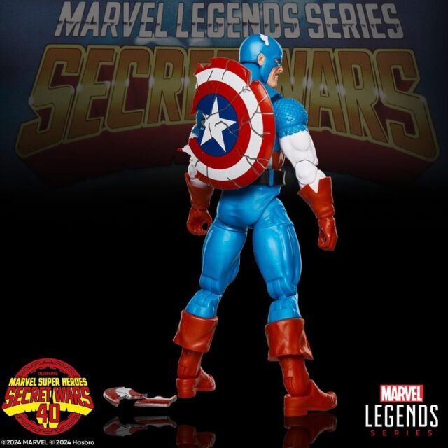 Parte traseira da figura do Capitão América Marvel Legends Secret Wars com escudo quebrado