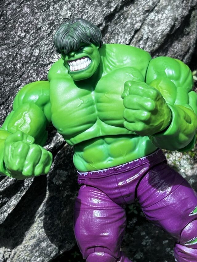 Close-Up of Marvel Legends Maximum Series Hulk Head Aggro