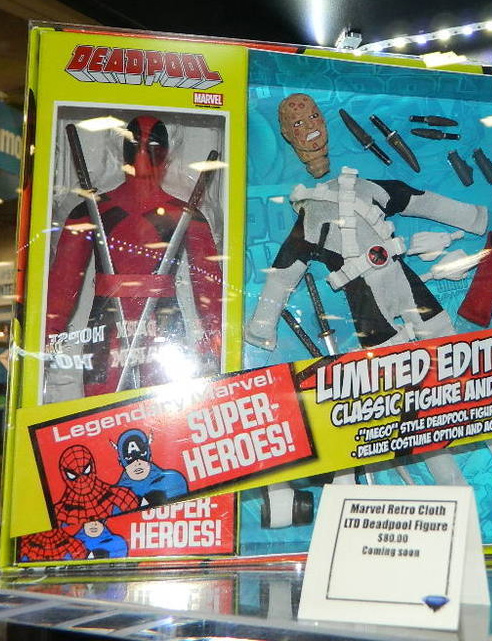 Retro Deadpool Figure Set Diamond Select Toys