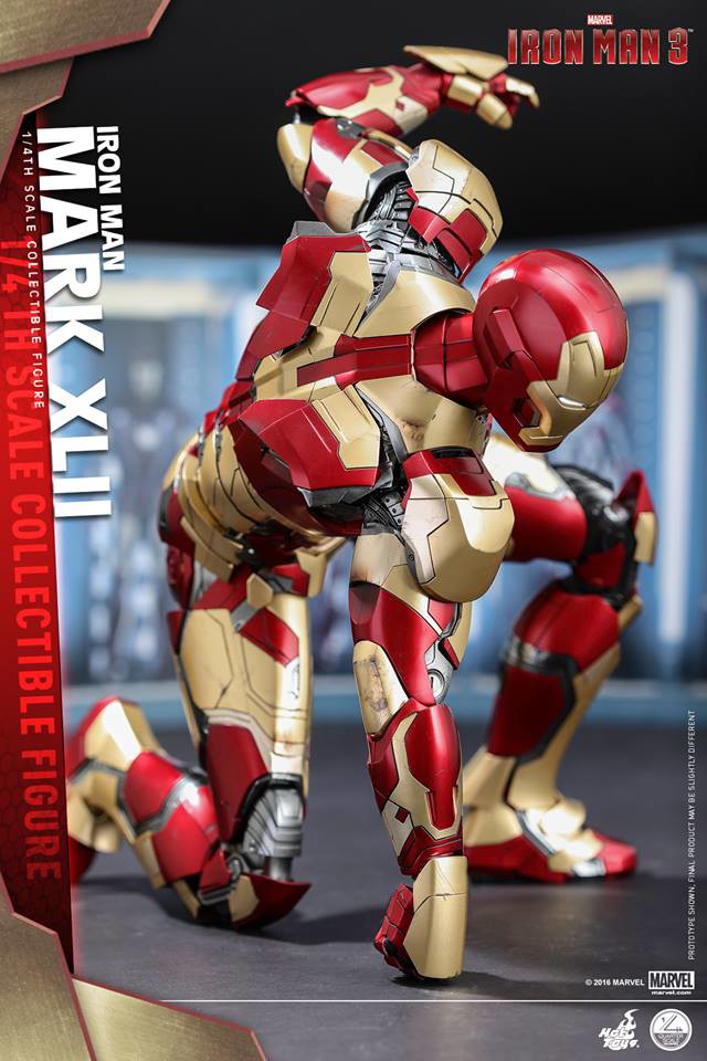 Quarter Scale Iron Man Mark 42 Hot Toys Figure Punching Ground