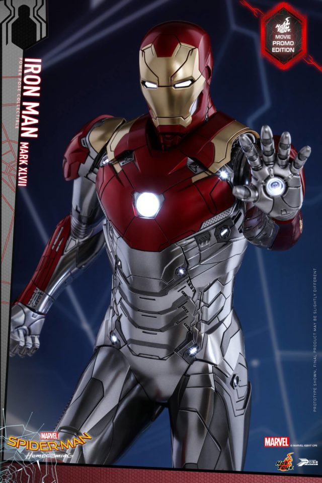 Movie Promo Hot Toys Spider-Man Homecoming Iron Man Figure Close-Up